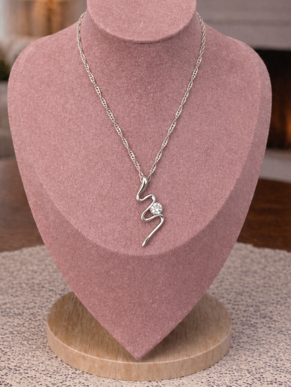 New! Dainty Silver Swirly Diamond Pendant Necklace